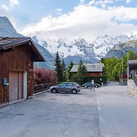 Flat With Garden In - Happy Apartmán *