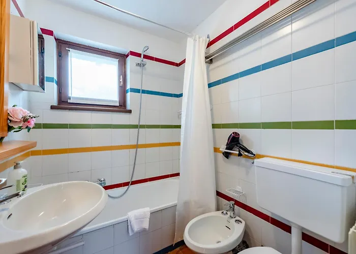 Apartman Charming With Garden In - Happy *