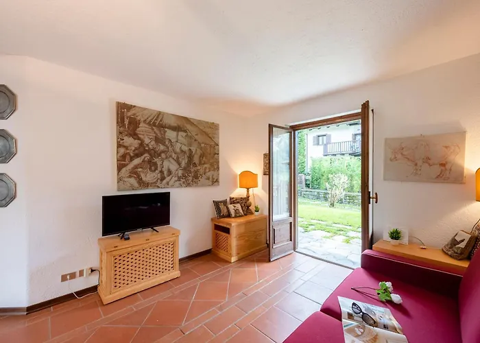 Apartman Charming With Garden In - Happy *