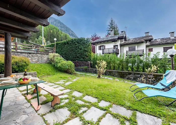 Charming With Garden In - Happy