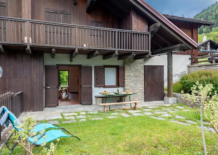 Charming With Garden In - Happy