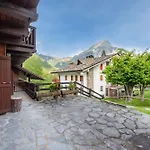 Apartment Charming With Garden In - Happy Courmayeur