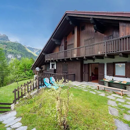 Flat With Garden In - Happy Апартаменты Курмайор