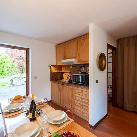 Flat With Garden In - Happy