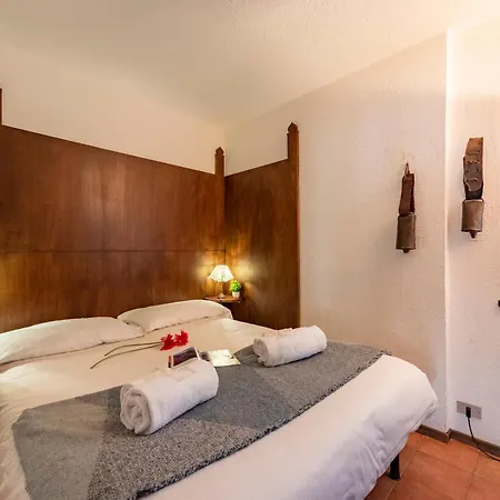 Apartman Flat With Garden In - Happy