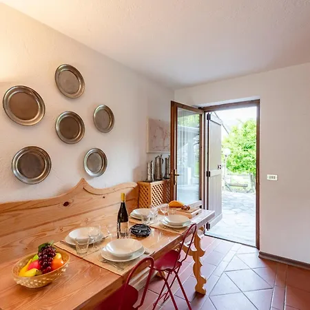 Appartement Charming With Garden In - Happy