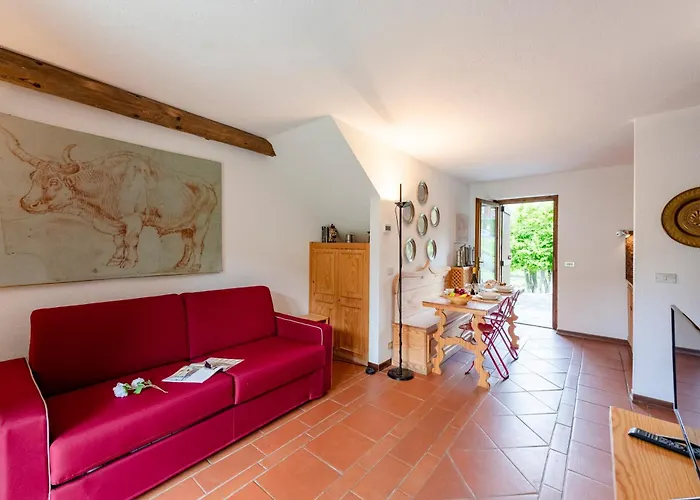 Charming With Garden In - Happy Курмайор