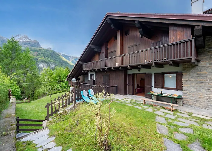 Charming With Garden In - Happy *