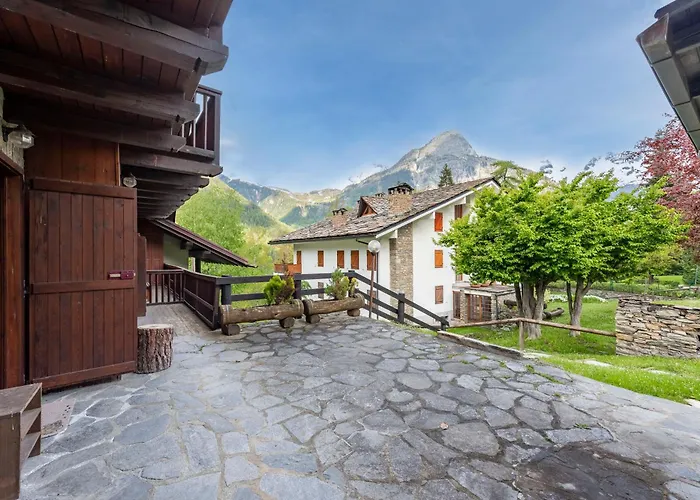 Apartment Charming With Garden In - Happy Courmayeur